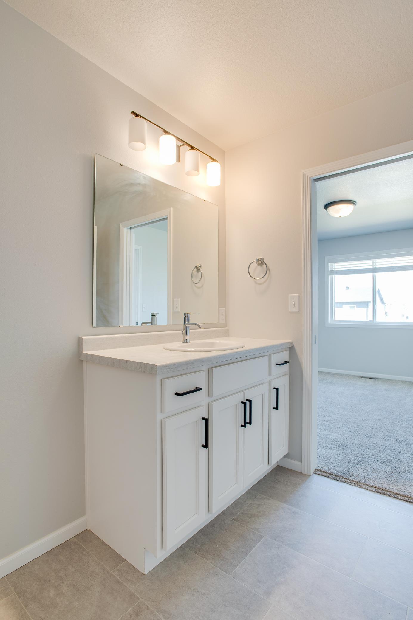 2023 twin home for sale at 1453 69th Avenue S in Fargo, ND — 3 bed, 2 bath (photo 23 of 35)
