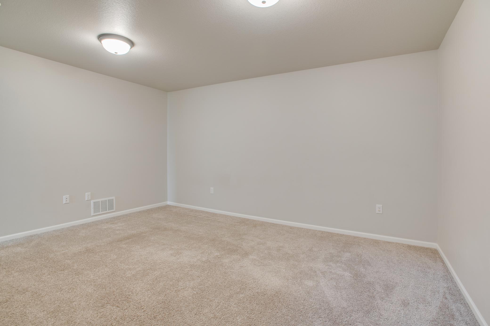 2023 twin home for sale at 1453 69th Avenue S in Fargo, ND — 3 bed, 2 bath (photo 24 of 35)