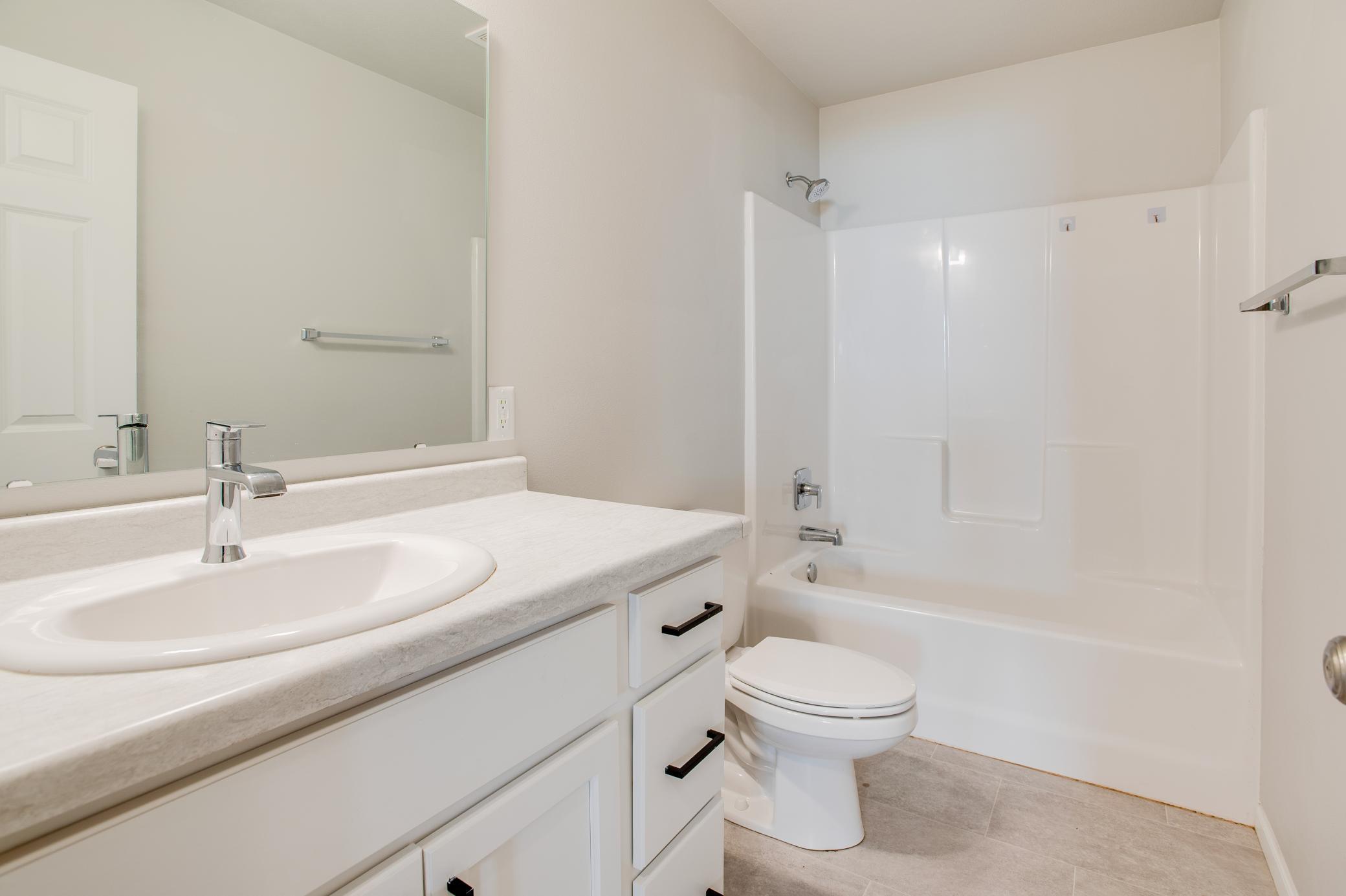 2023 twin home for sale at 1453 69th Avenue S in Fargo, ND — 3 bed, 2 bath (photo 29 of 35)