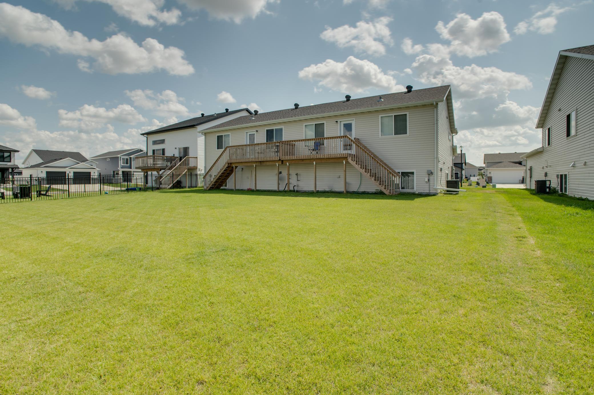 2023 twin home for sale at 1453 69th Avenue S in Fargo, ND — 3 bed, 2 bath (photo 34 of 35)