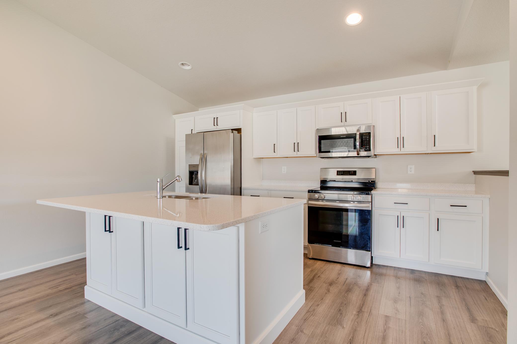 2023 twin home for sale at 1453 69th Avenue S in Fargo, ND — 3 bed, 2 bath (photo 9 of 35)