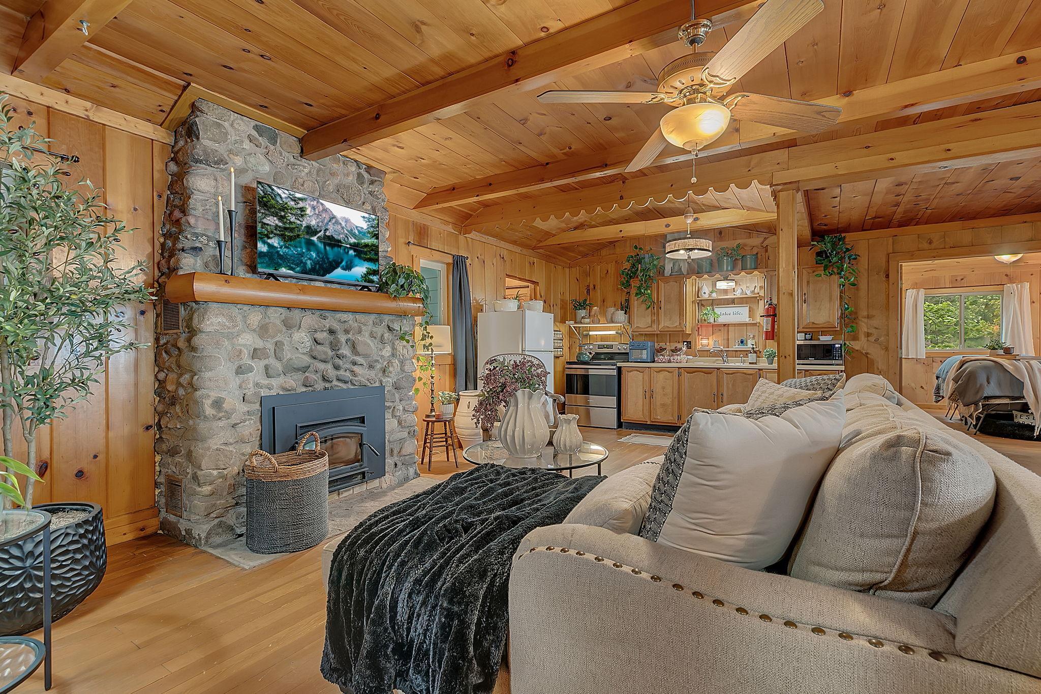 1985 single family home for sale at 23487 N Platte Lake Road in Hillman, MN — 3 bed, 2 bath (photo 13 of 45)