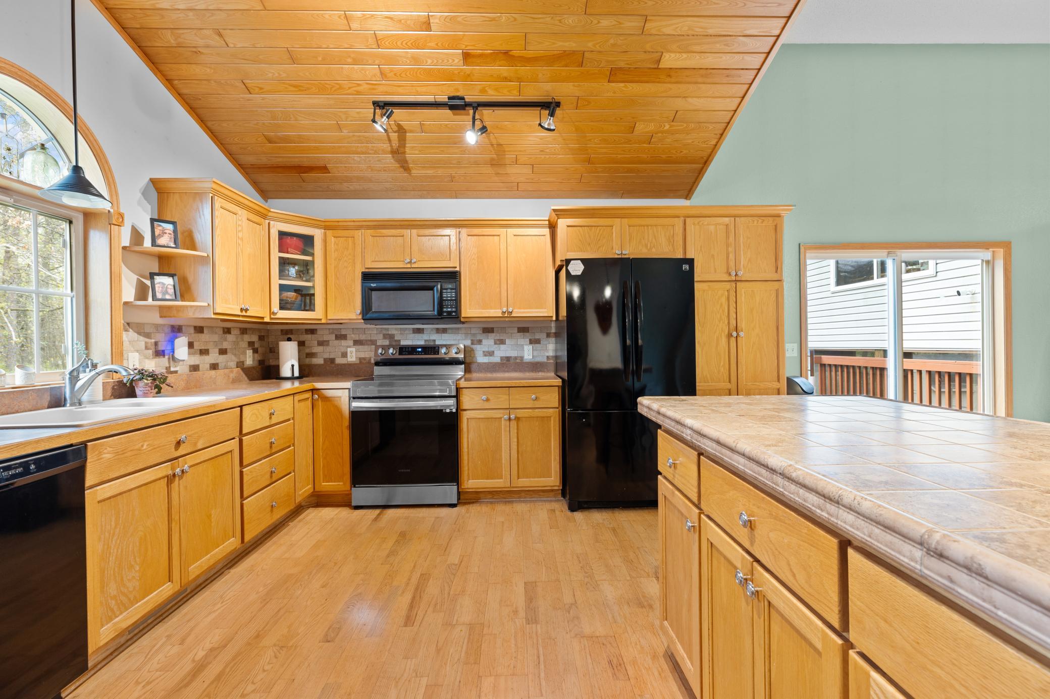 2001 single family home for sale at 10308 S Oaks Road in Brainerd, MN — 4 bed, 2 bath (photo 21 of 40)