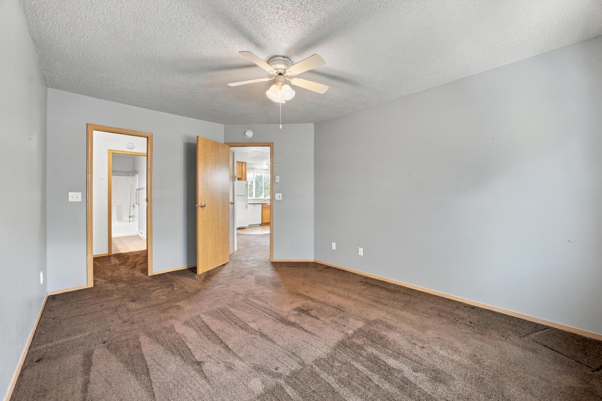 1998 townhouse for sale at 3539 31st Street S in Fargo, ND — 3 bed, 2 bath (photo 14 of 37)