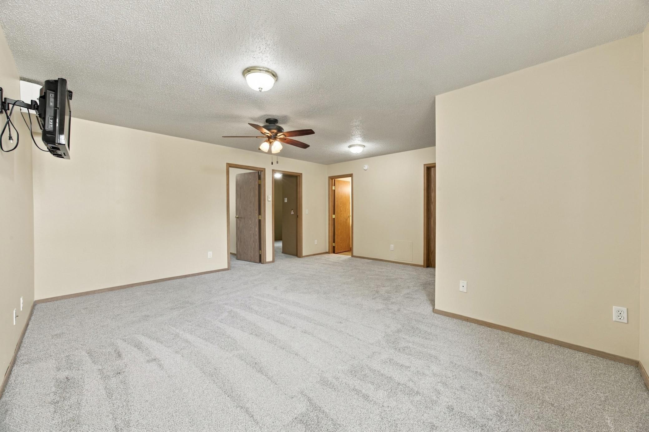 1998 townhouse for sale at 3539 31st Street S in Fargo, ND — 3 bed, 2 bath (photo 18 of 37)