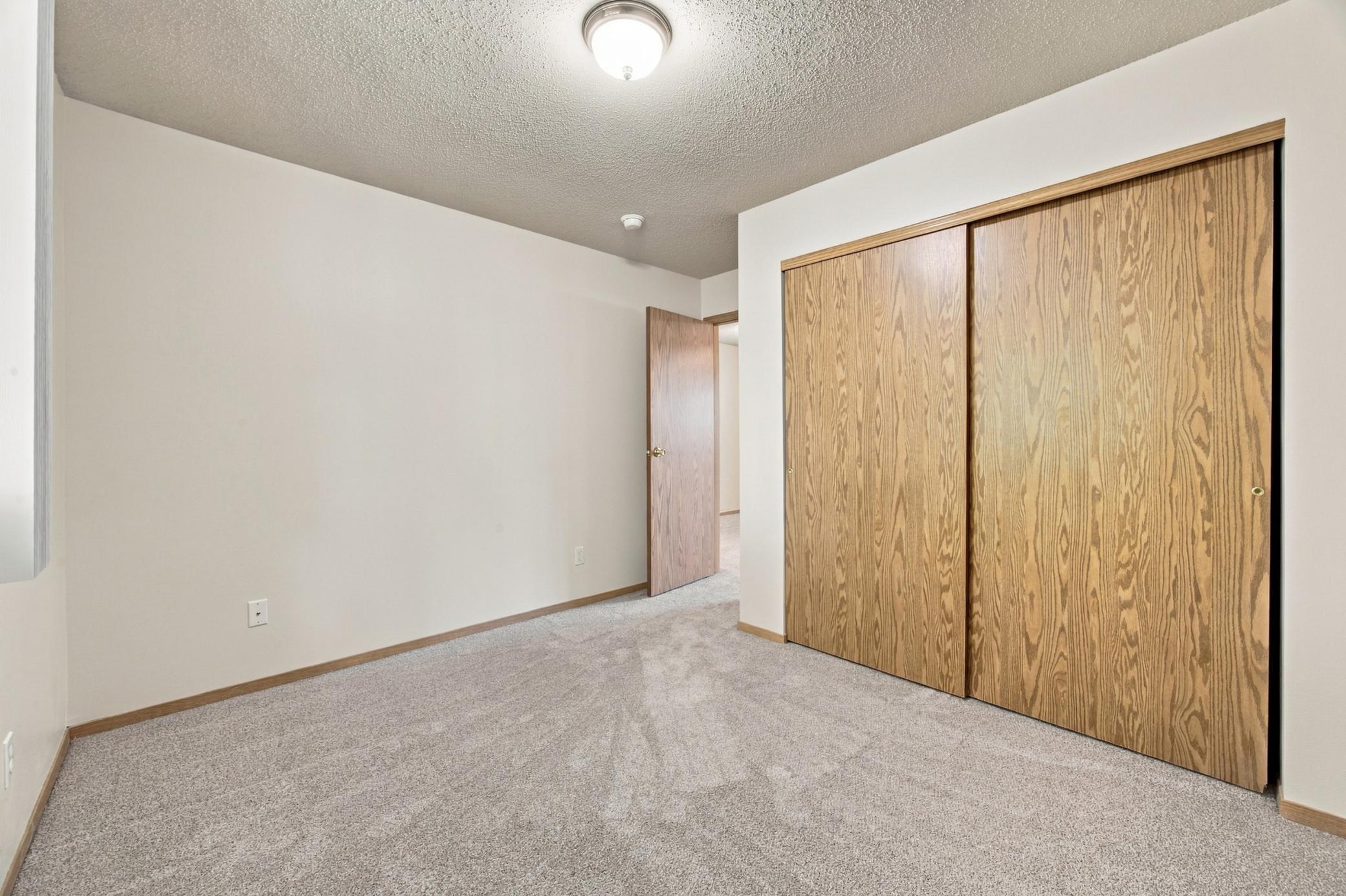 1998 townhouse for sale at 3539 31st Street S in Fargo, ND — 3 bed, 2 bath (photo 20 of 37)
