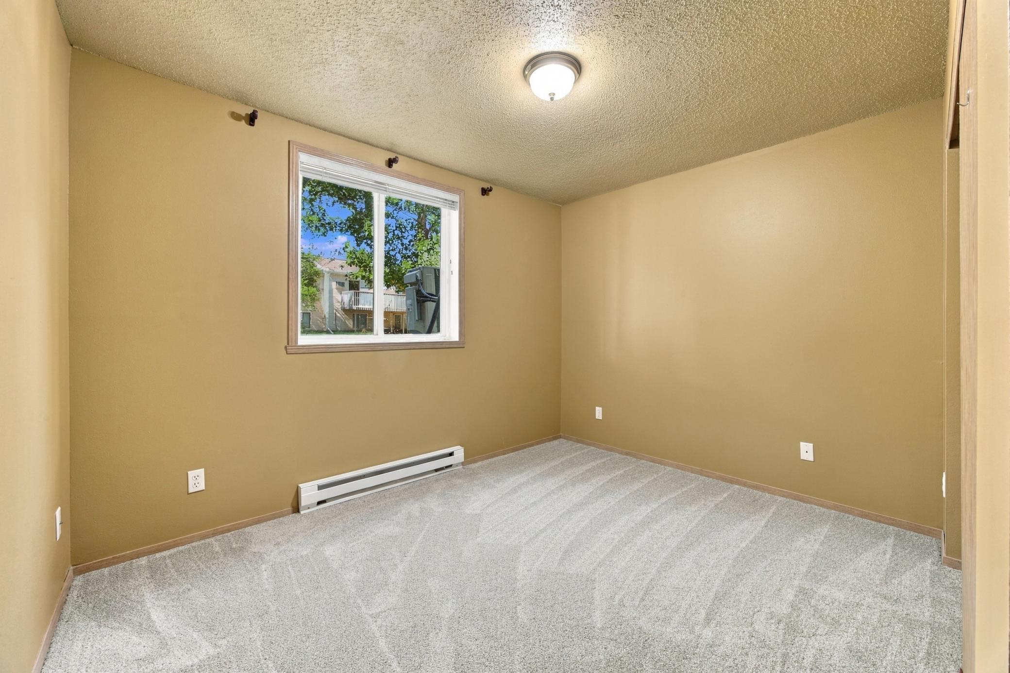 1998 townhouse for sale at 3539 31st Street S in Fargo, ND — 3 bed, 2 bath (photo 21 of 37)