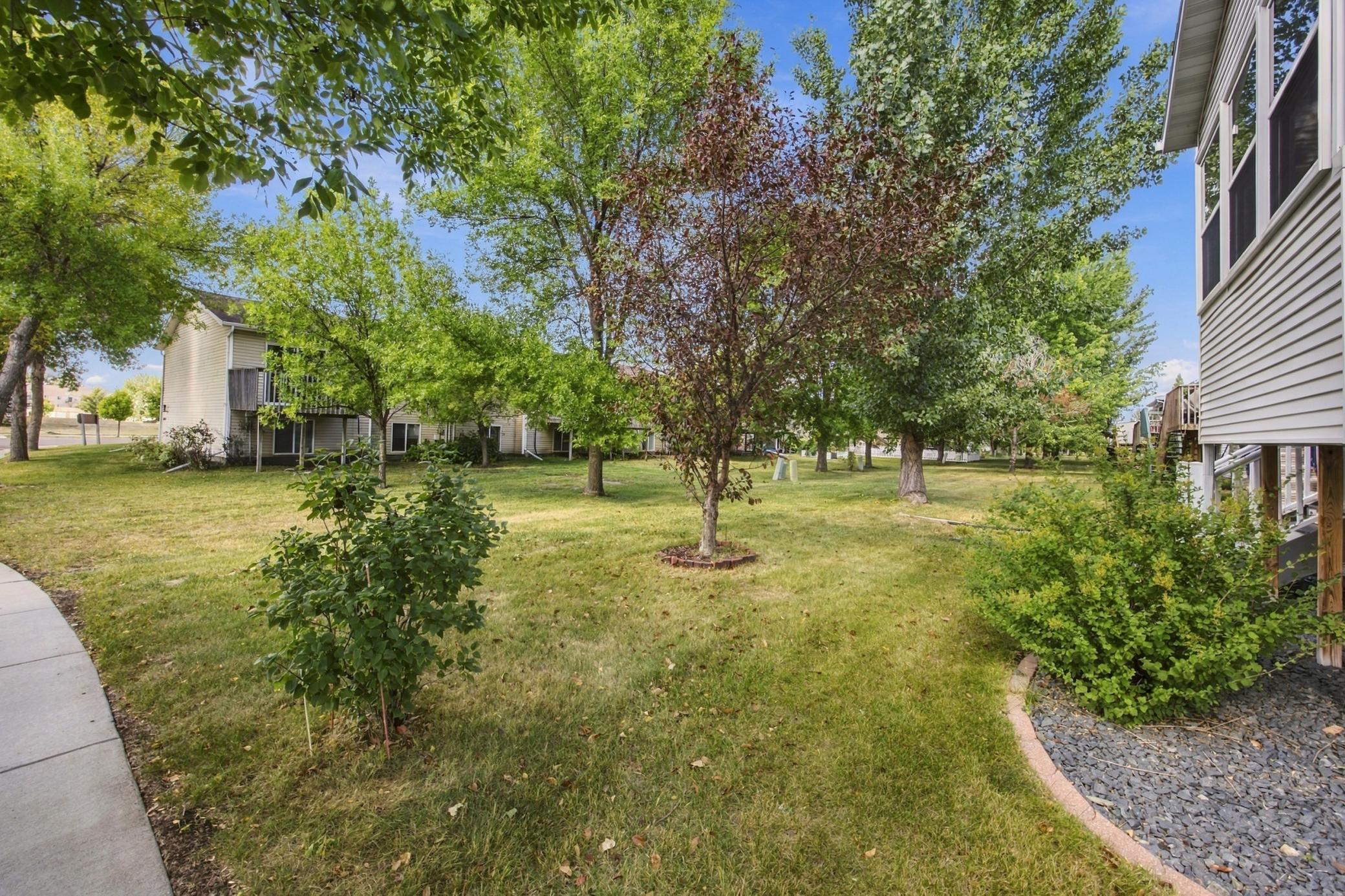 1998 townhouse for sale at 3539 31st Street S in Fargo, ND — 3 bed, 2 bath (photo 26 of 37)
