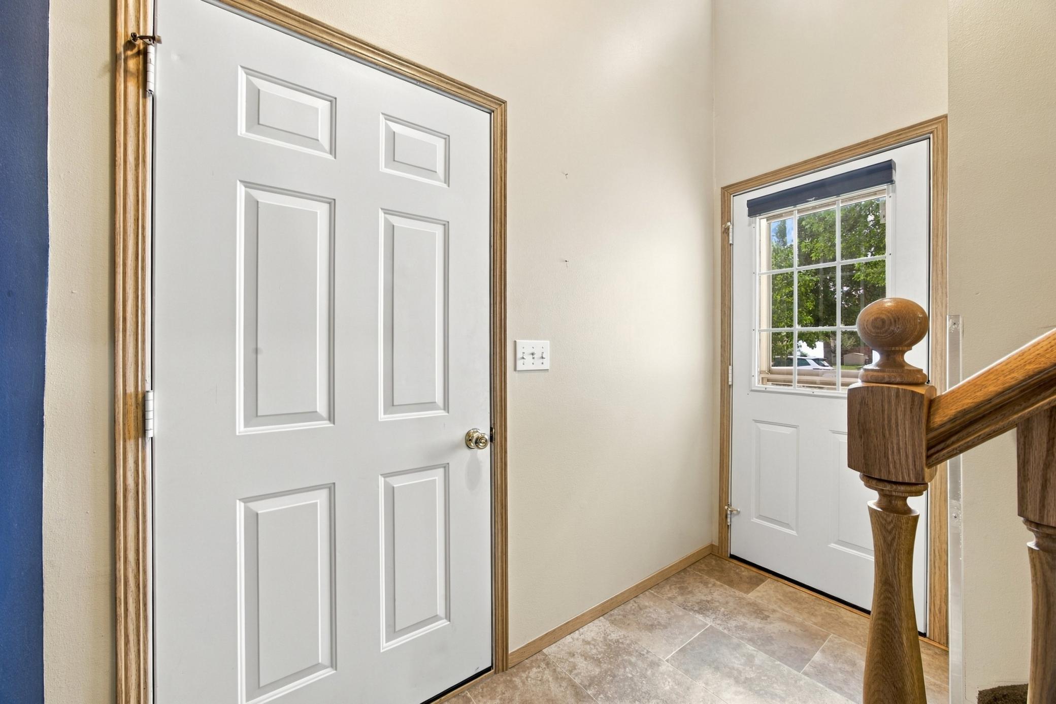 1998 townhouse for sale at 3539 31st Street S in Fargo, ND — 3 bed, 2 bath (photo 4 of 37)