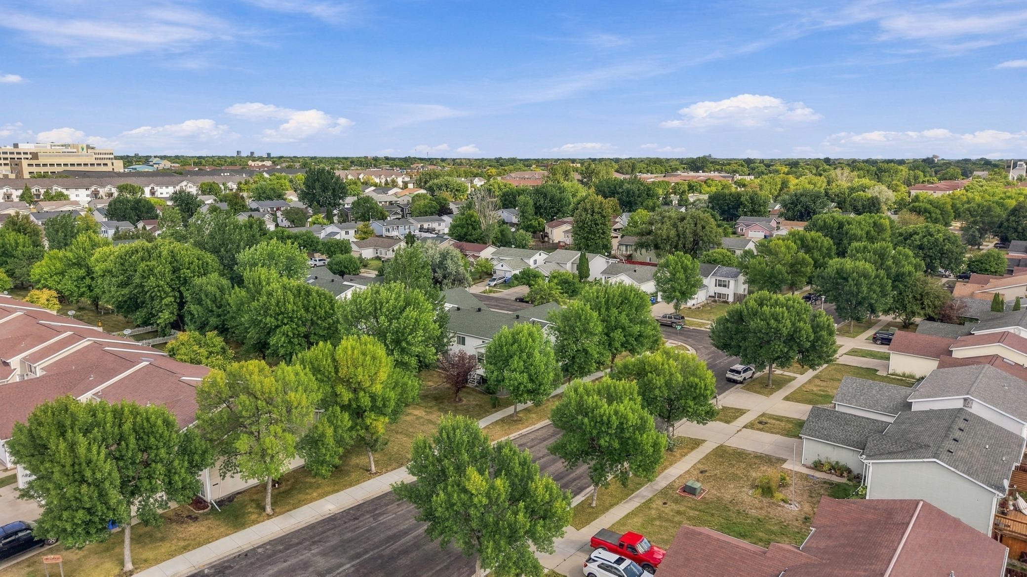 1998 townhouse for sale at 3539 31st Street S in Fargo, ND — 3 bed, 2 bath (photo 32 of 37)