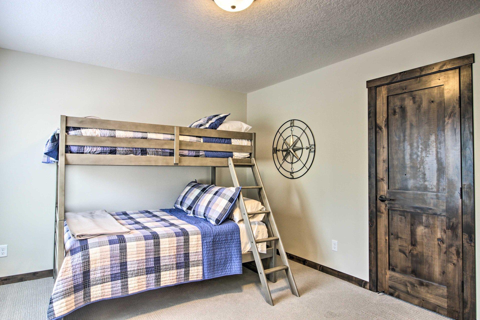 2021 townhouse for sale at 8066  #160 Lost Lake Road in Lake Shore, MN — 5 bed, 5 bath (photo 47 of 52)