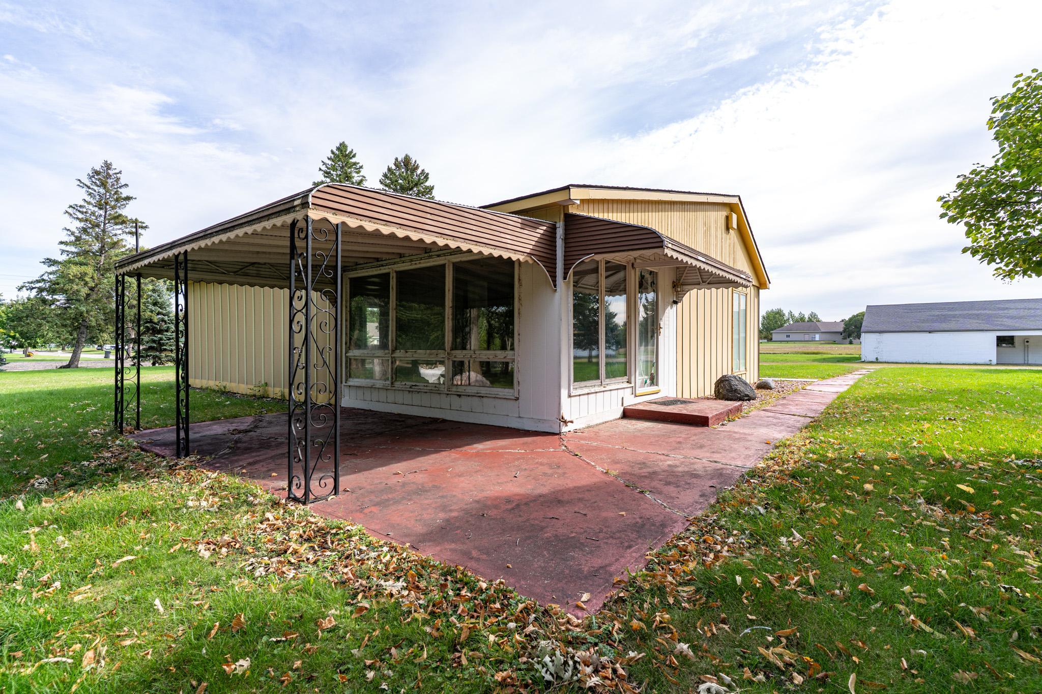 1938 single family home for sale at 707 Mckinley Street SE in Fertile, MN — 2 bed, 1 bath (photo 40 of 50)