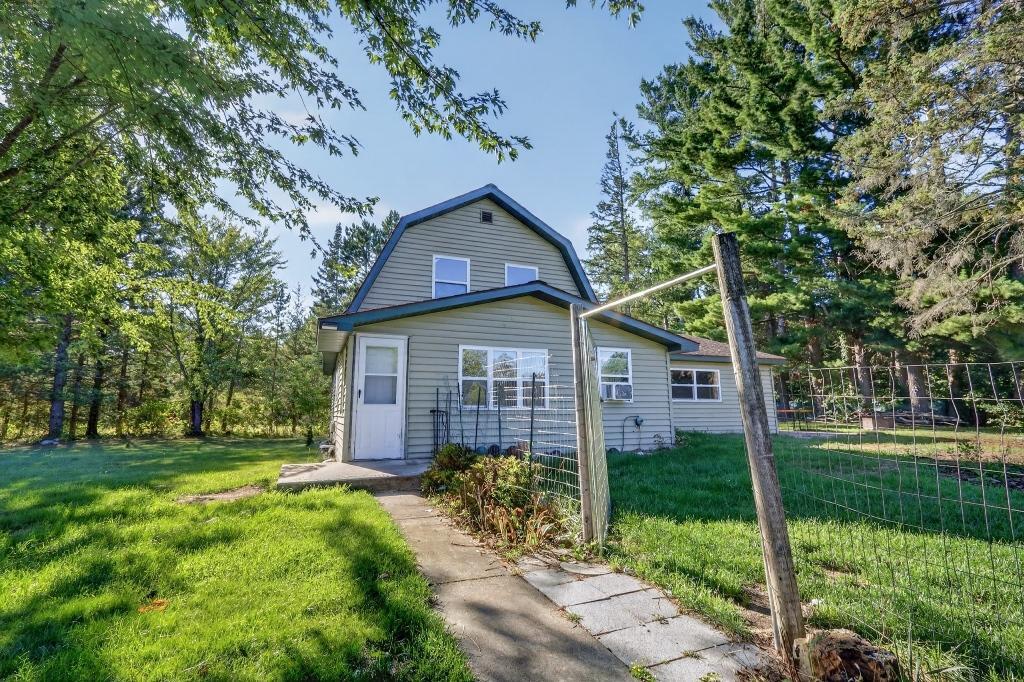 1948 single family home for sale at 35455 Freestone Road in Grand Rapids, MN — 4 bed, 1 bath (photo 3 of 61)