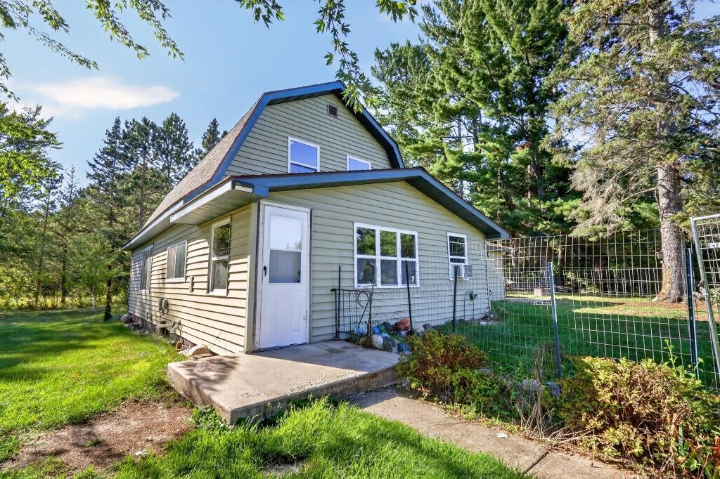1948 single family home for sale at 35455 Freestone Road in Grand Rapids, MN — 4 bed, 1 bath (photo 51 of 61)
