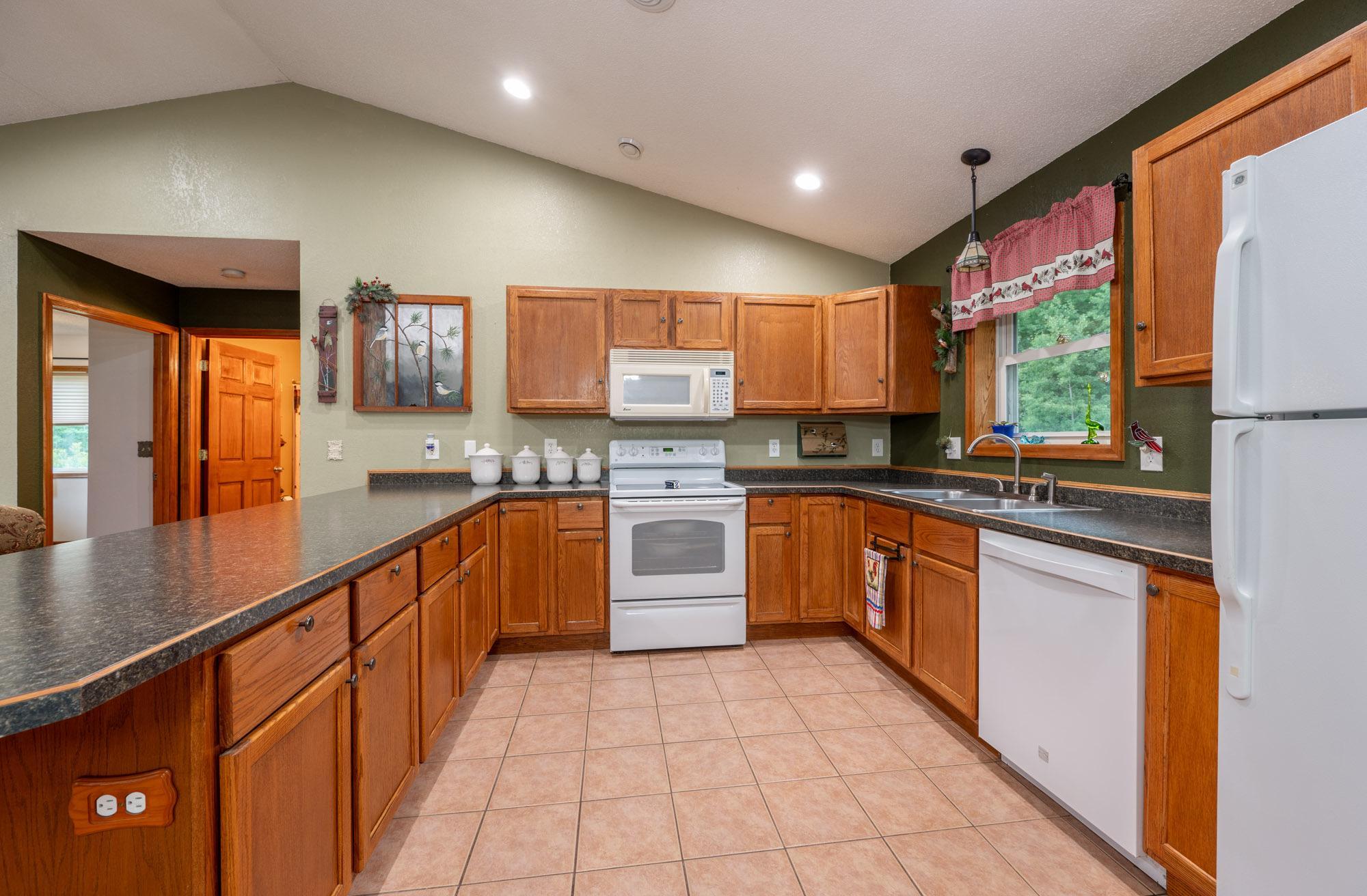 2007 single family home for sale at 16559 County Road 455 in Grand Rapids, MN — 3 bed, 2 bath (photo 6 of 44)