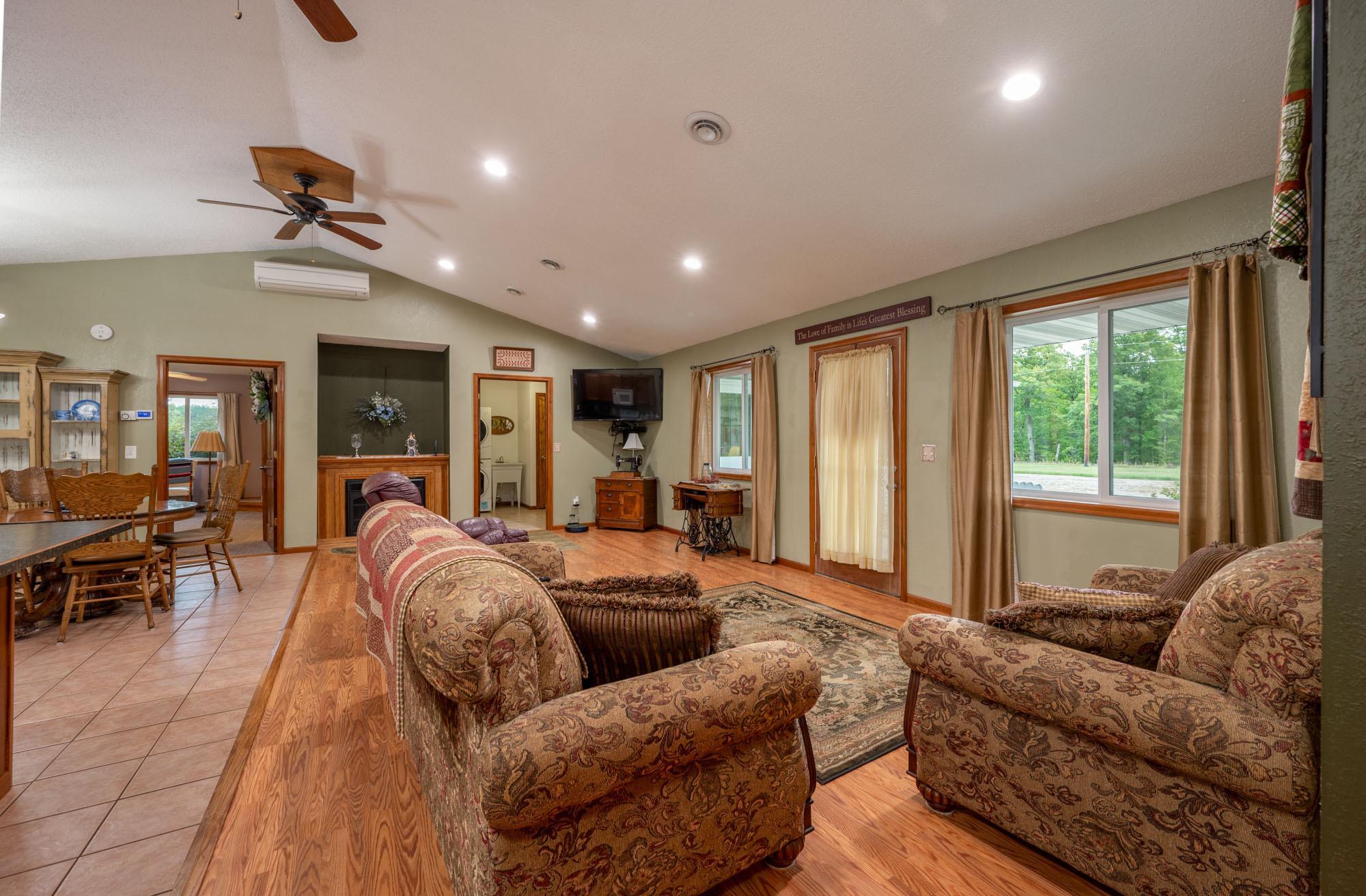 2007 single family home for sale at 16559 County Road 455 in Grand Rapids, MN — 3 bed, 2 bath (photo 8 of 44)