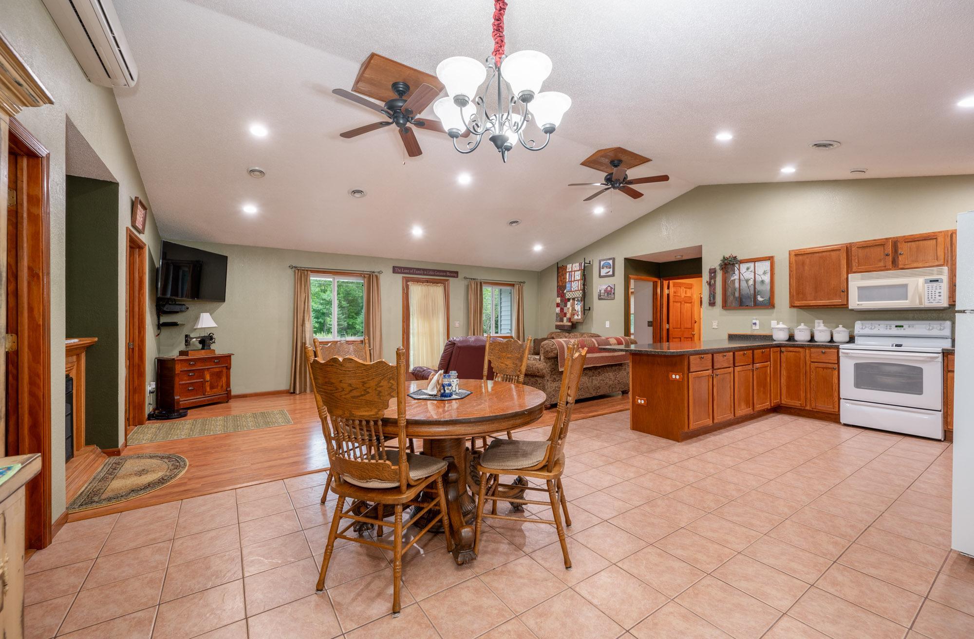 2007 single family home for sale at 16559 County Road 455 in Grand Rapids, MN — 3 bed, 2 bath (photo 9 of 44)