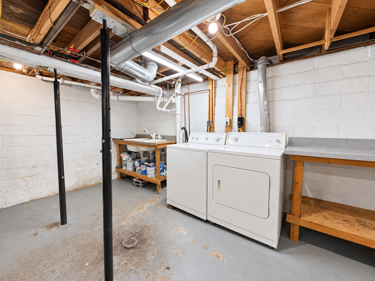 1910 single family home for sale at 609 NE 5th Avenue in Grand Rapids, MN — 1 bed, 1 bath (photo 14 of 23)