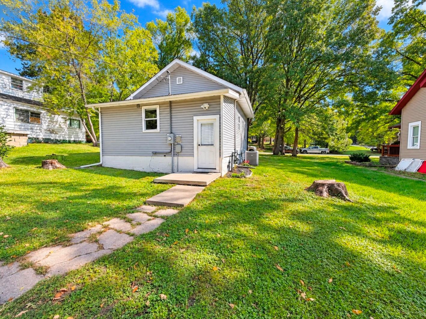 1910 single family home for sale at 609 NE 5th Avenue in Grand Rapids, MN — 1 bed, 1 bath (photo 18 of 23)