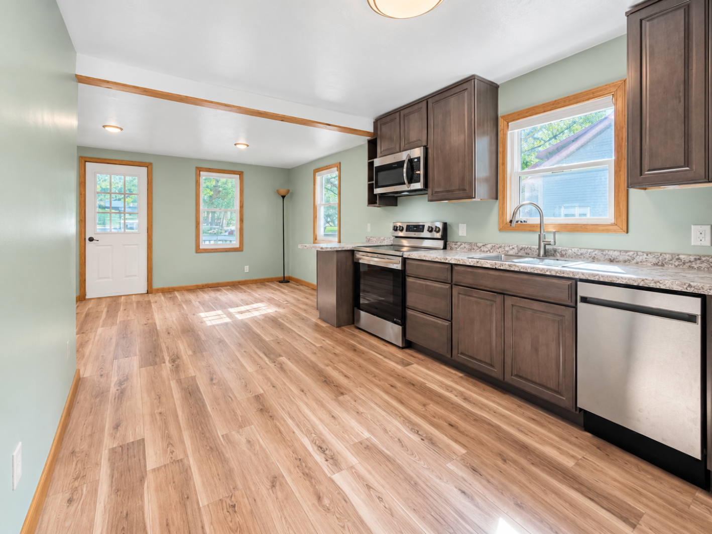1910 single family home for sale at 609 NE 5th Avenue in Grand Rapids, MN — 1 bed, 1 bath (photo 5 of 23)