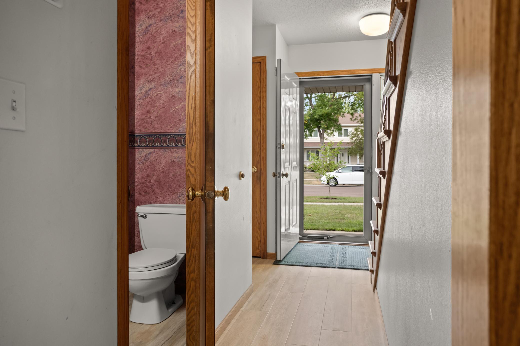 1993 single family home for sale at 2616 39th Avenue S in Fargo, ND — 4 bed, 3 bath (photo 15 of 48)