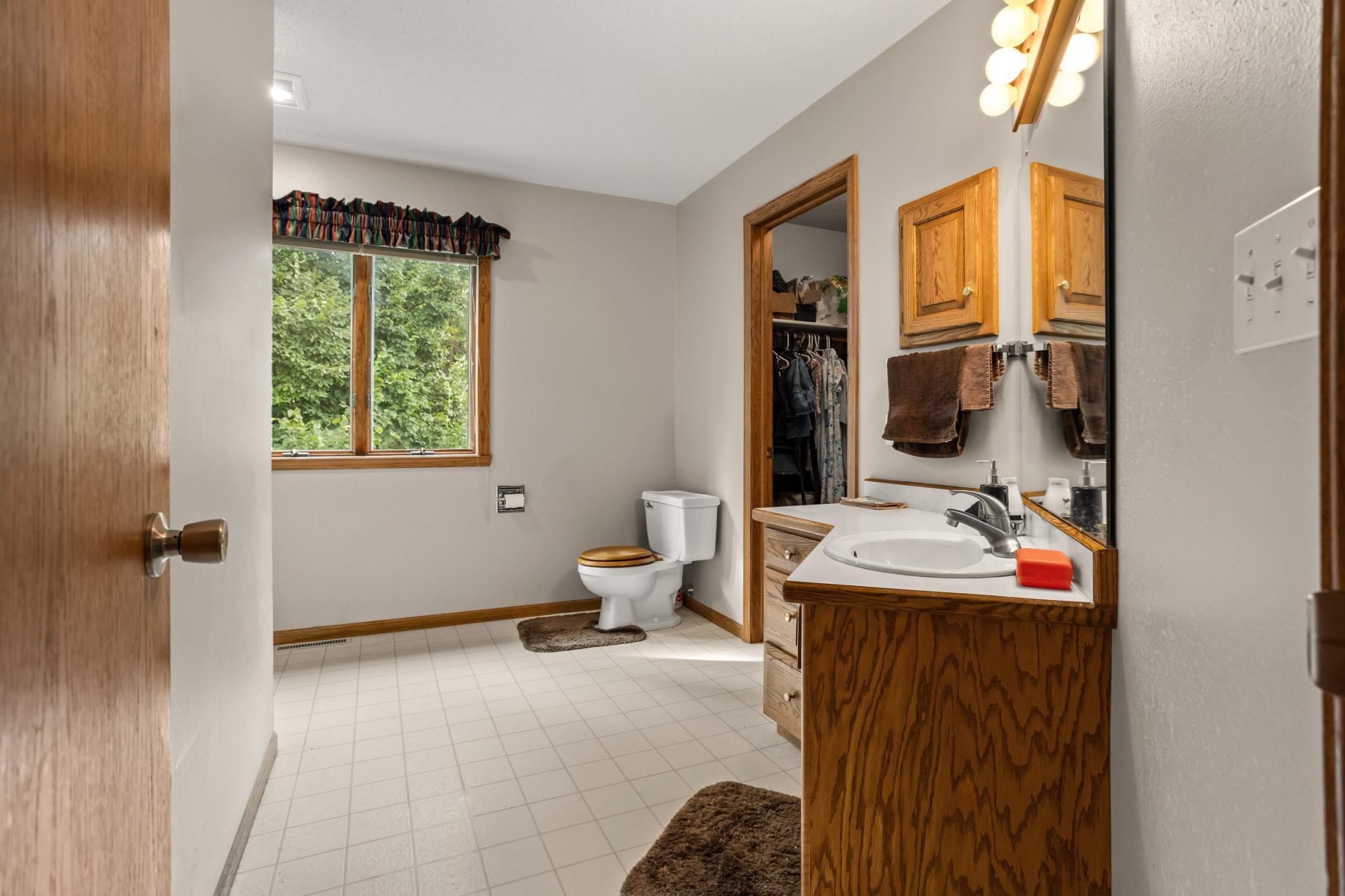 1993 single family home for sale at 2616 39th Avenue S in Fargo, ND — 4 bed, 3 bath (photo 23 of 48)