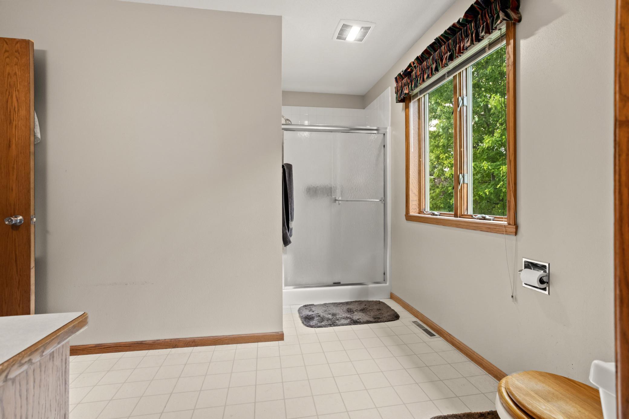 1993 single family home for sale at 2616 39th Avenue S in Fargo, ND — 4 bed, 3 bath (photo 24 of 48)