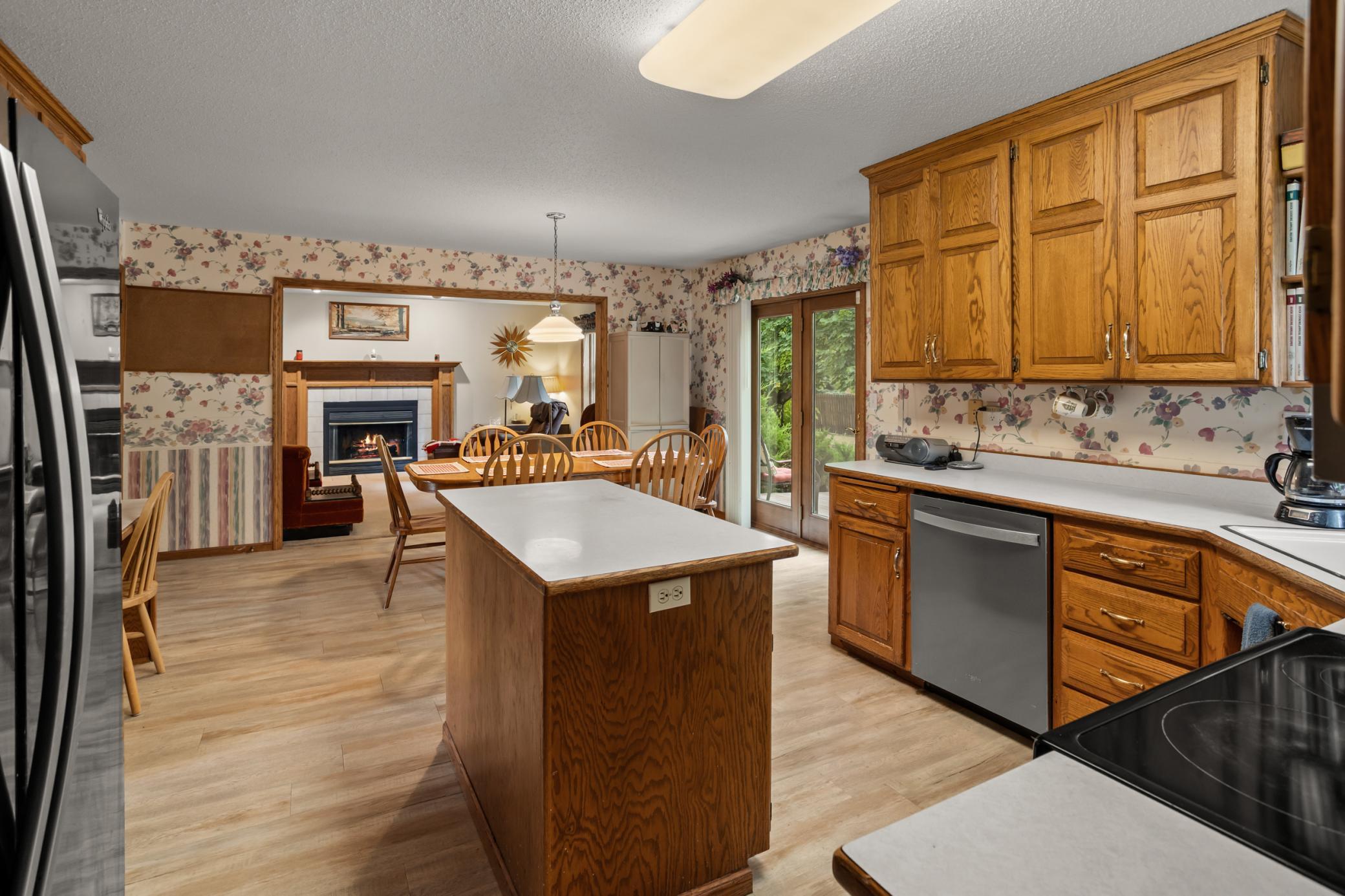 1993 single family home for sale at 2616 39th Avenue S in Fargo, ND — 4 bed, 3 bath (photo 4 of 48)