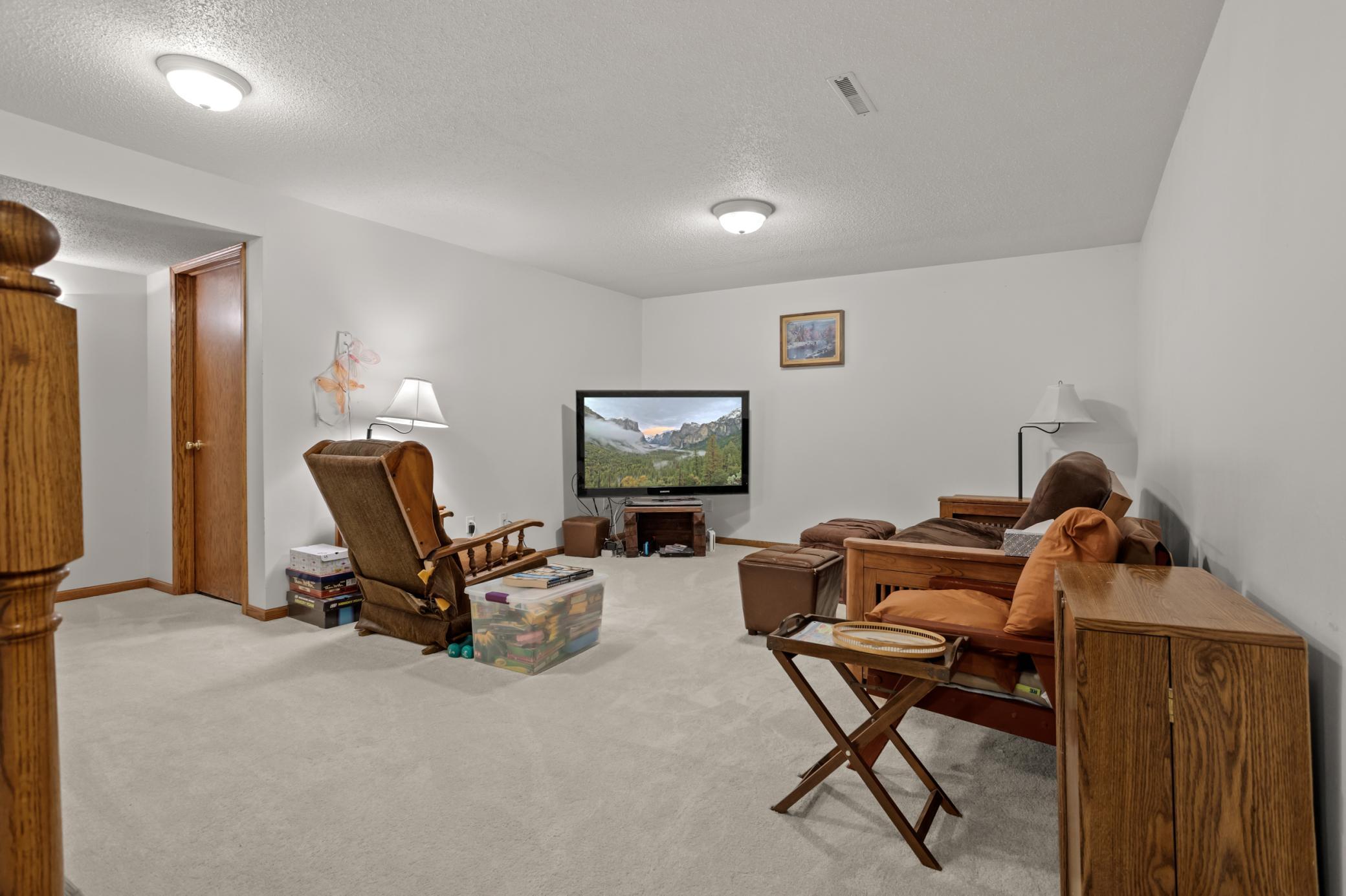 1993 single family home for sale at 2616 39th Avenue S in Fargo, ND — 4 bed, 3 bath (photo 32 of 48)