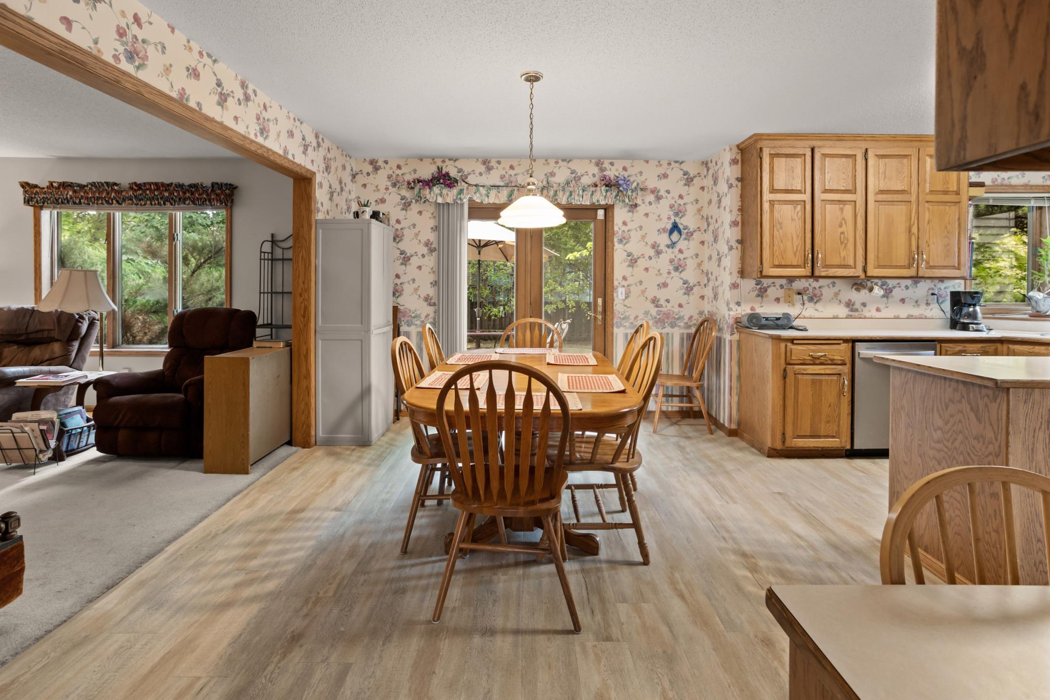1993 single family home for sale at 2616 39th Avenue S in Fargo, ND — 4 bed, 3 bath (photo 6 of 48)