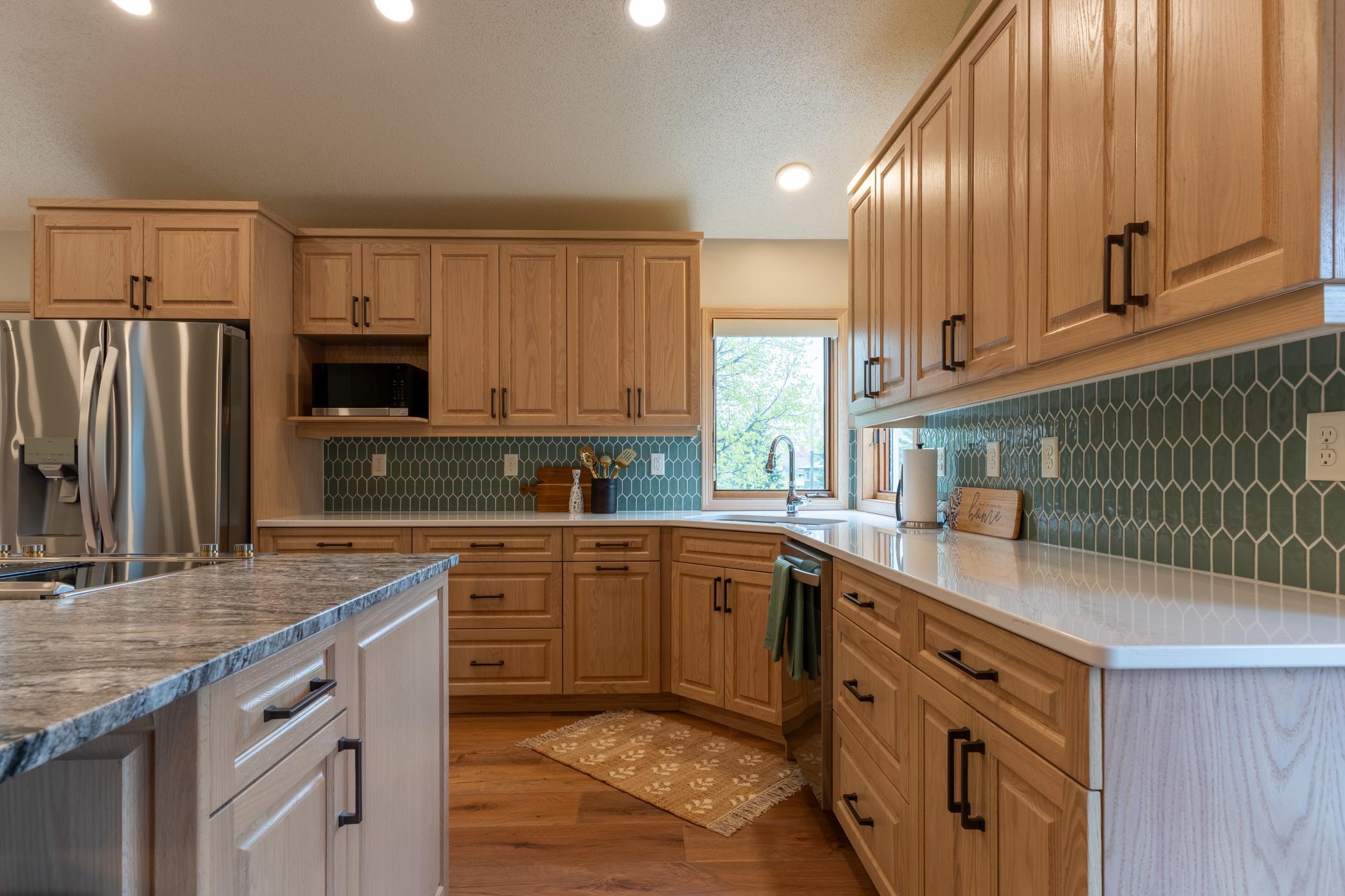 1991 single family home for sale at 2541 S 26th Avenue S in Fargo, ND — 5 bed, 3 bath (photo 13 of 45)