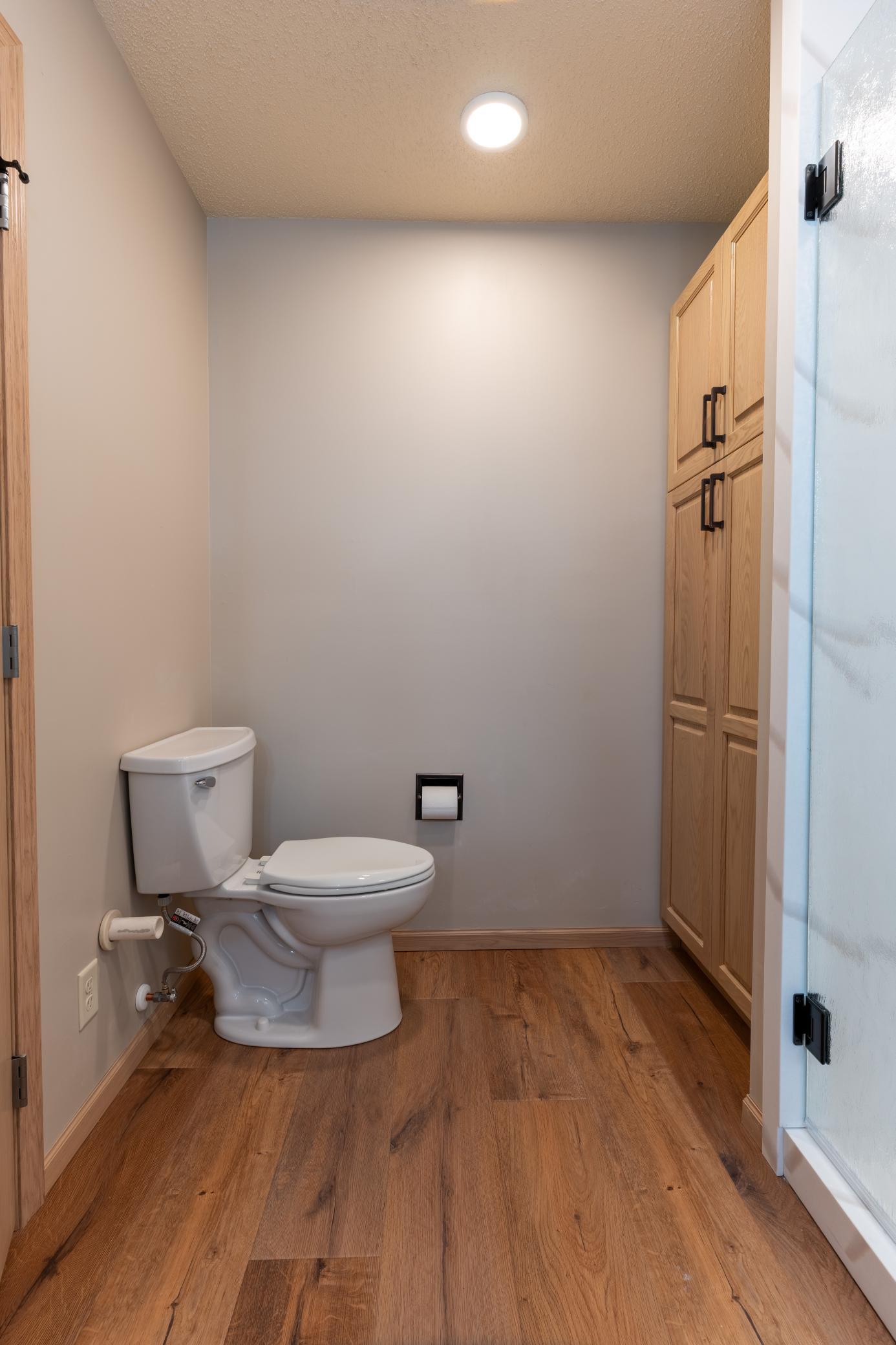 1991 single family home for sale at 2541 S 26th Avenue S in Fargo, ND — 5 bed, 3 bath (photo 19 of 45)