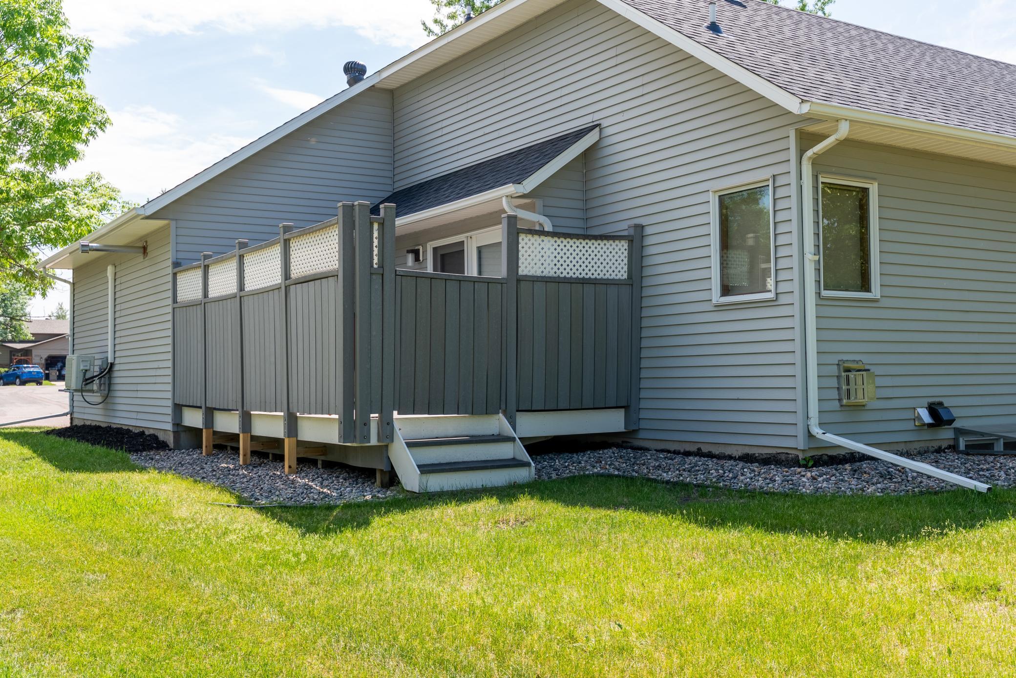 1991 single family home for sale at 2541 S 26th Avenue S in Fargo, ND — 5 bed, 3 bath (photo 38 of 45)