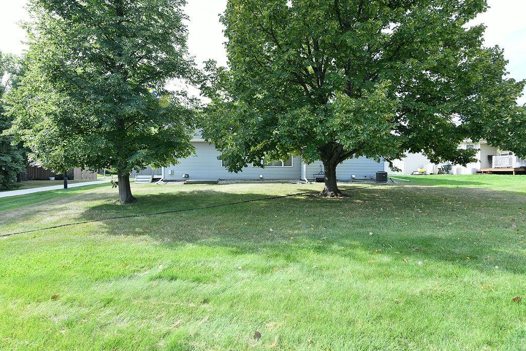 1991 single family home for sale at 2541 S 26th Avenue S in Fargo, ND — 5 bed, 3 bath (photo 43 of 45)