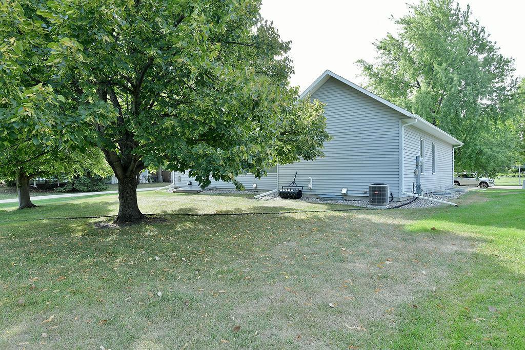 1991 single family home for sale at 2541 S 26th Avenue S in Fargo, ND — 5 bed, 3 bath (photo 44 of 45)
