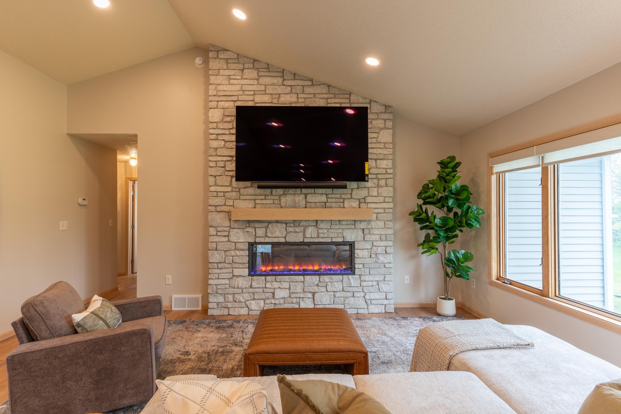 1991 single family home for sale at 2541 S 26th Avenue S in Fargo, ND — 5 bed, 3 bath (photo 6 of 45)