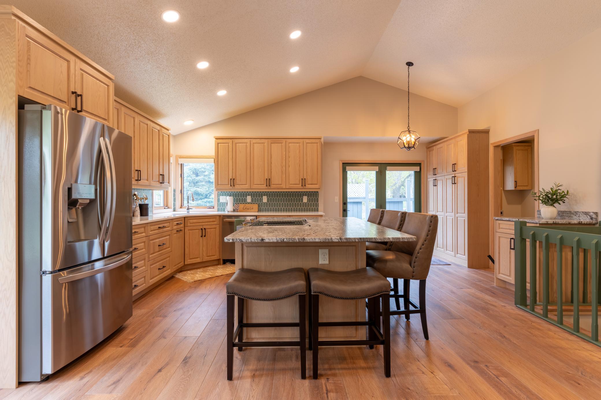 1991 single family home for sale at 2541 S 26th Avenue S in Fargo, ND — 5 bed, 3 bath (photo 9 of 45)