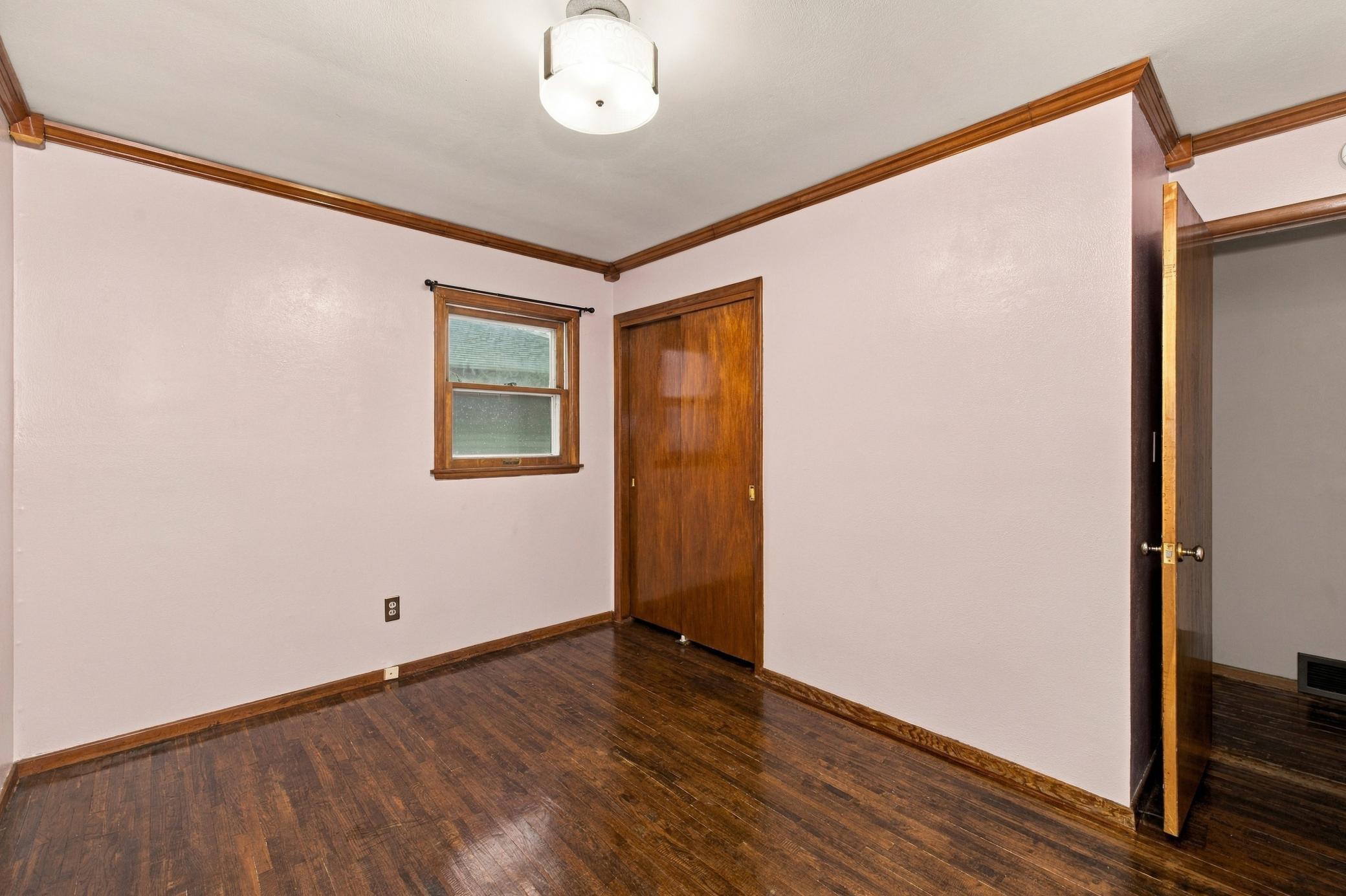 1956 single family home for sale at 537 2nd St Court E in West Fargo, ND — 3 bed, 1 bath (photo 12 of 23)