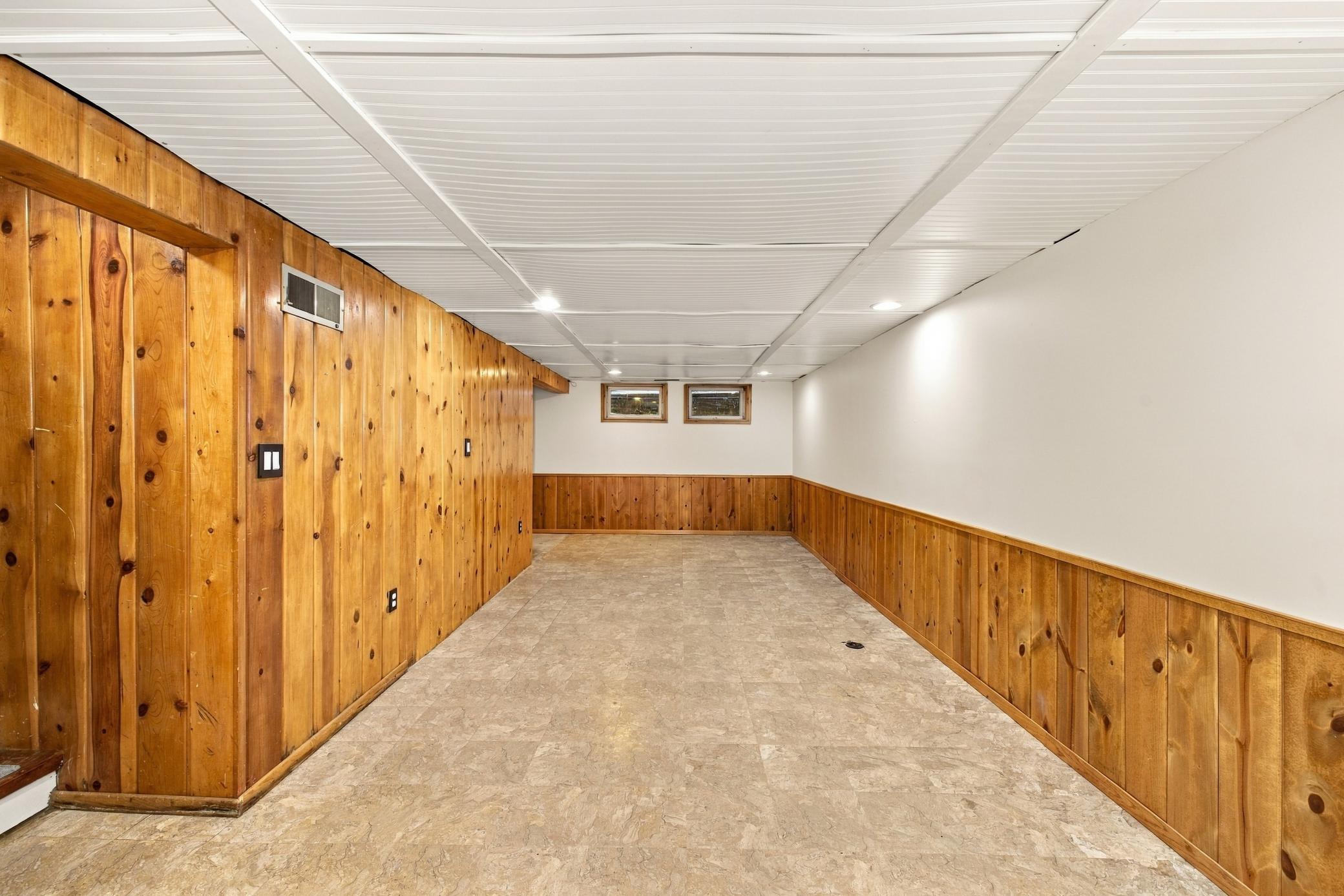 1956 single family home for sale at 537 2nd St Court E in West Fargo, ND — 3 bed, 1 bath (photo 18 of 23)