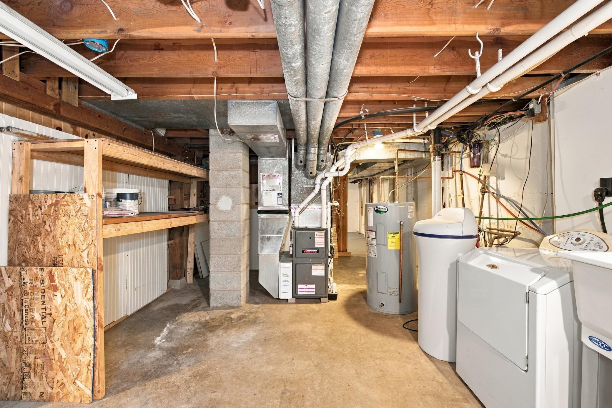 1956 single family home for sale at 537 2nd St Court E in West Fargo, ND — 3 bed, 1 bath (photo 20 of 23)