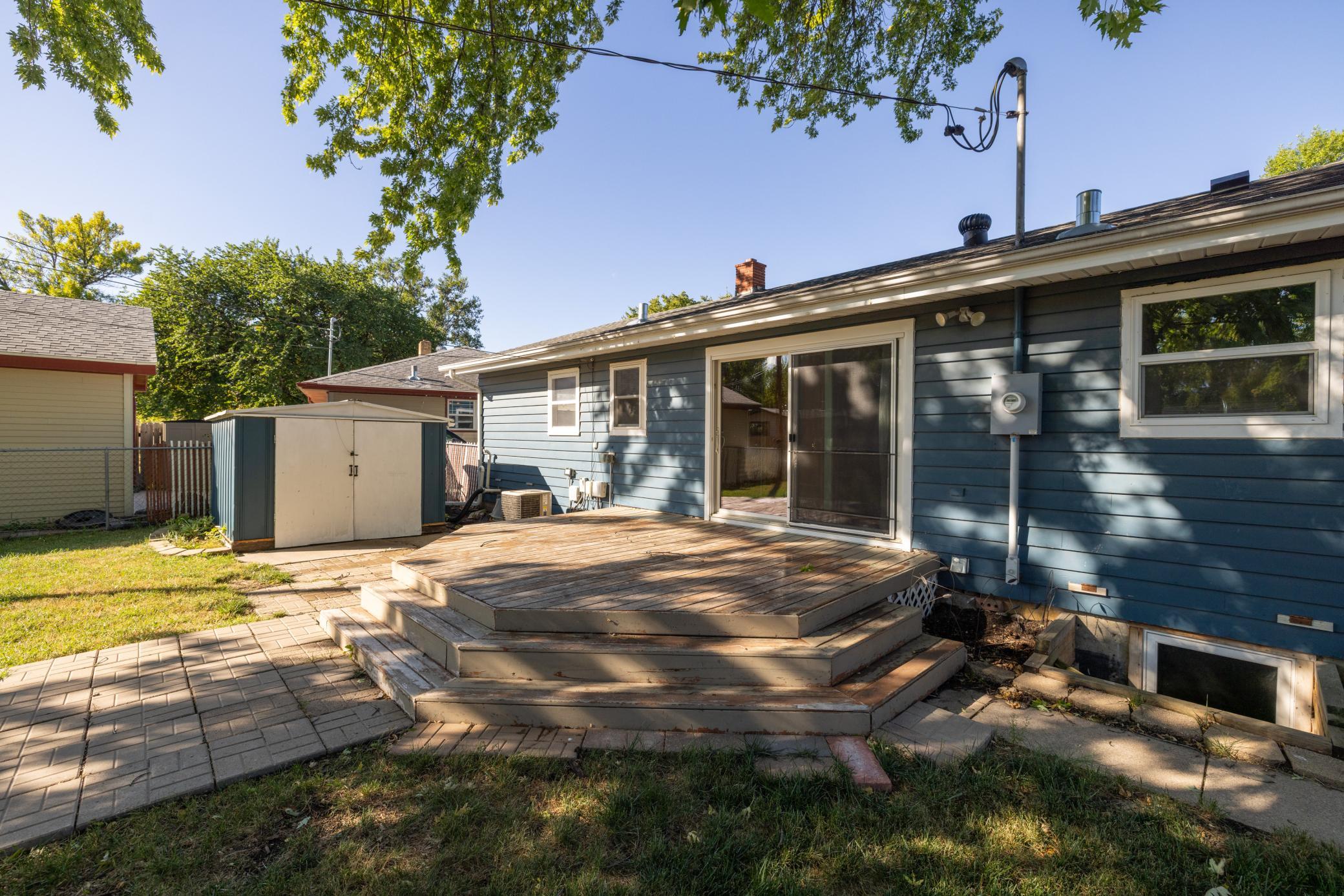 1956 single family home for sale at 537 2nd St Court E in West Fargo, ND — 3 bed, 1 bath (photo 21 of 23)