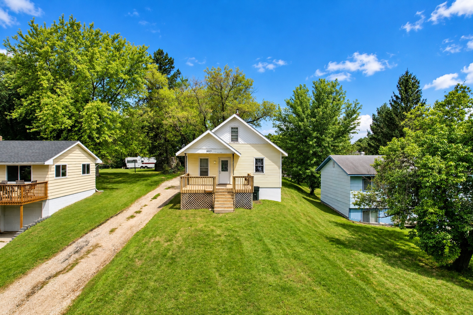 1928 single family home for sale at 907 N Baird Avenue in Fergus Falls, MN — 2 bed, 1 bath (photo 3 of 25)