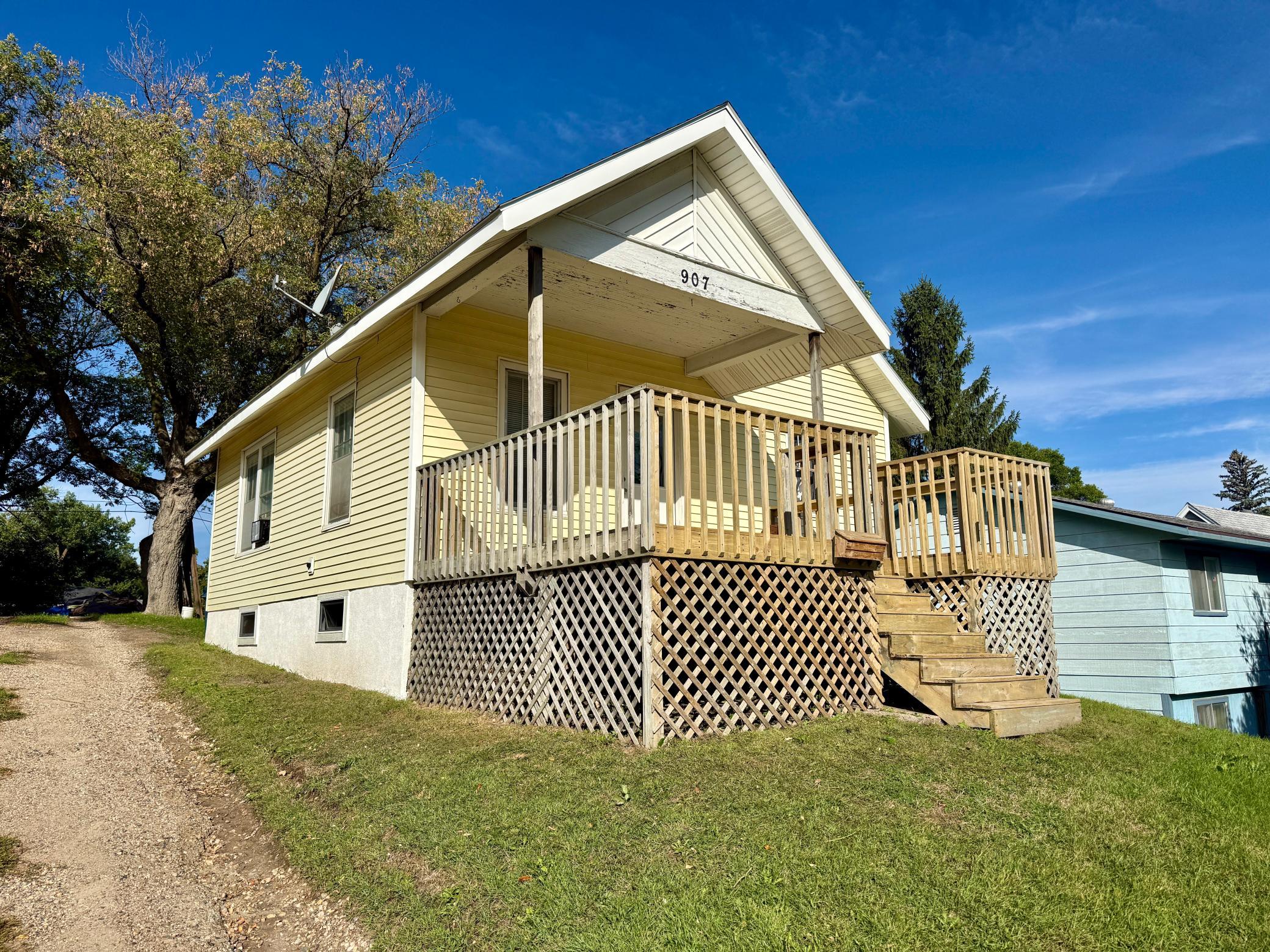 1928 single family home for sale at 907 N Baird Avenue in Fergus Falls, MN — 2 bed, 1 bath (photo 5 of 25)