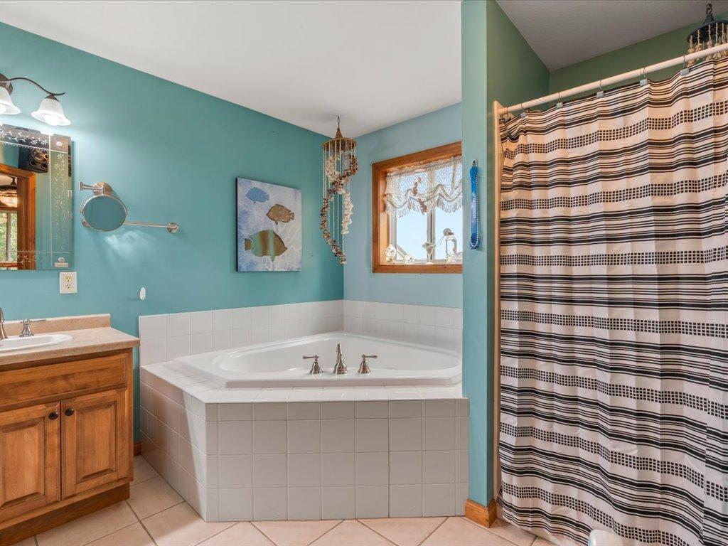 2005 single family home for sale at 7232 Dove Street in Pequot Lakes, MN — 4 bed, 3 bath (photo 18 of 42)