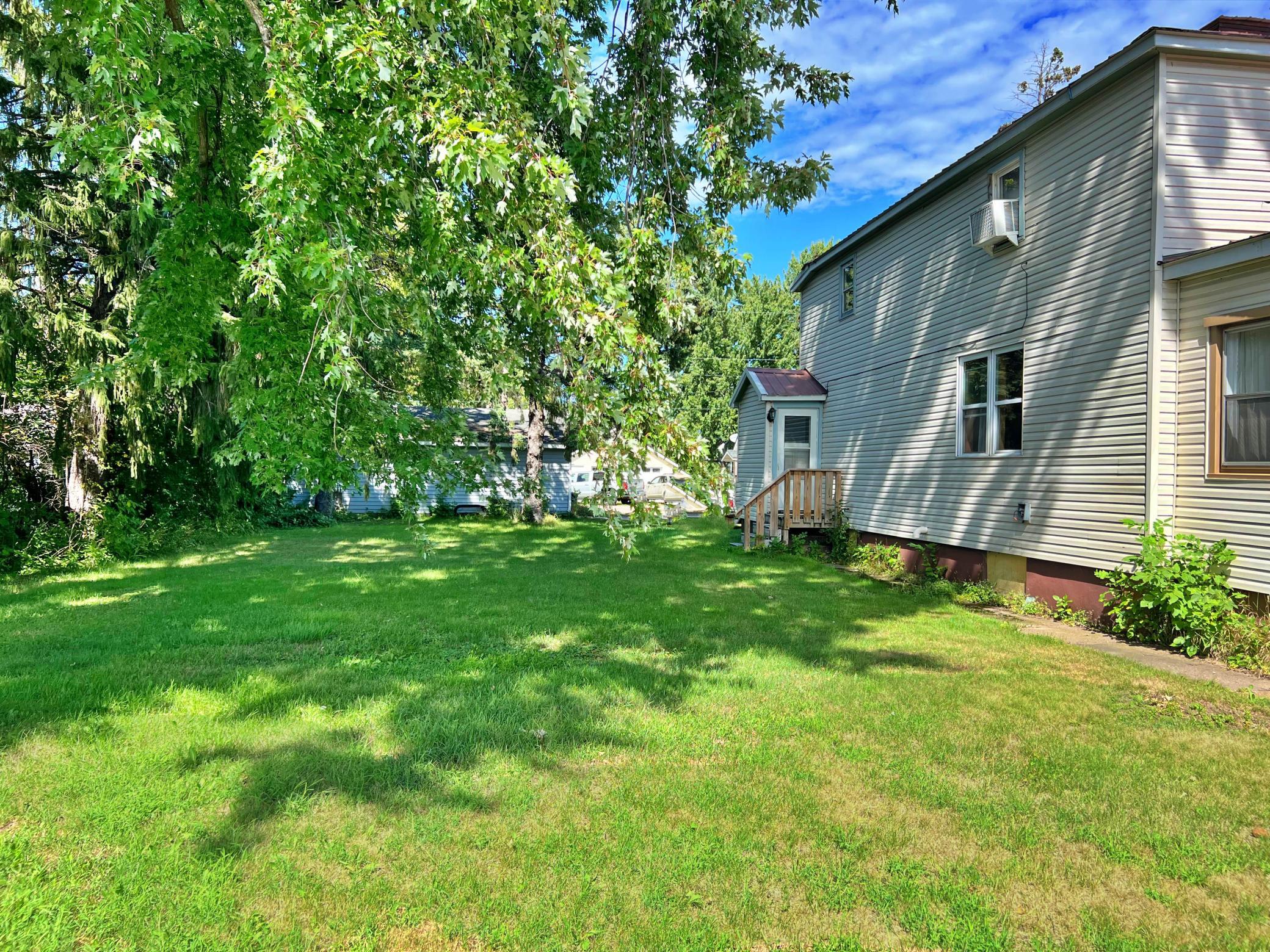 1930 duplex for sale at 708 2nd Street NW in Aitkin, MN — 5 bed, 4 bath (photo 14 of 30)