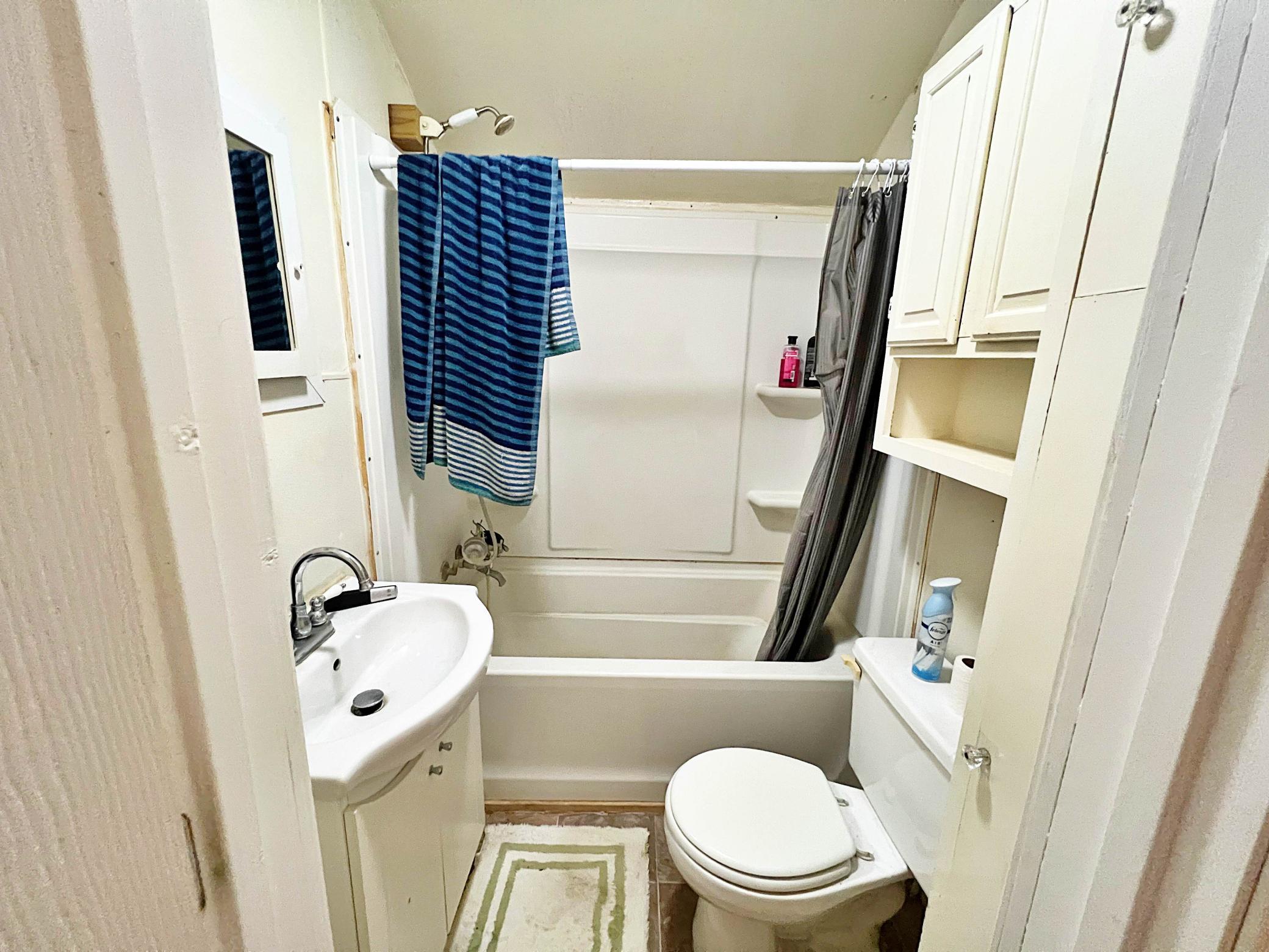 1930 duplex for sale at 708 2nd Street NW in Aitkin, MN — 5 bed, 4 bath (photo 19 of 30)
