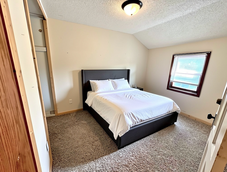 1930 duplex for sale at 708 2nd Street NW in Aitkin, MN — 5 bed, 4 bath (photo 20 of 30)