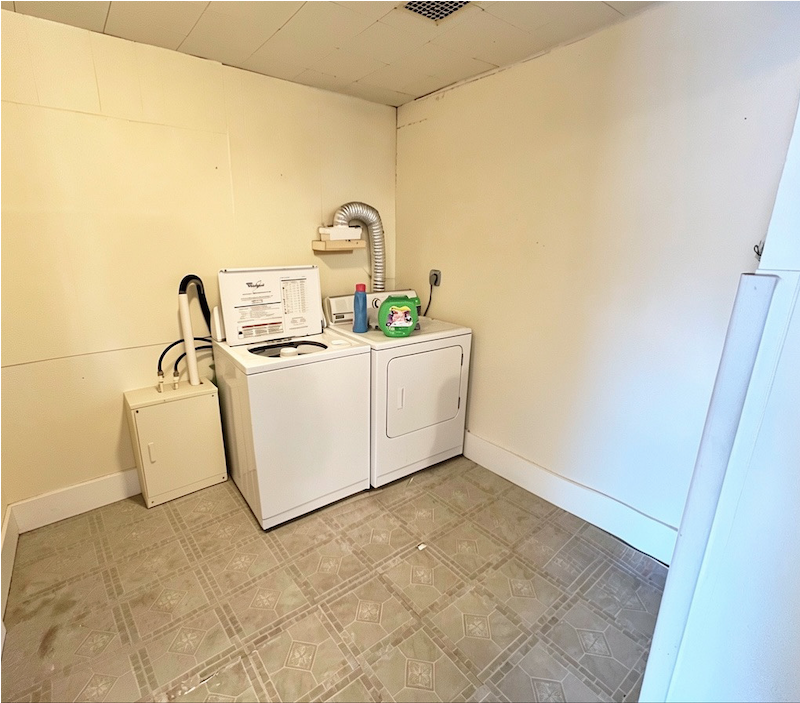 1930 duplex for sale at 708 2nd Street NW in Aitkin, MN — 5 bed, 4 bath (photo 22 of 30)