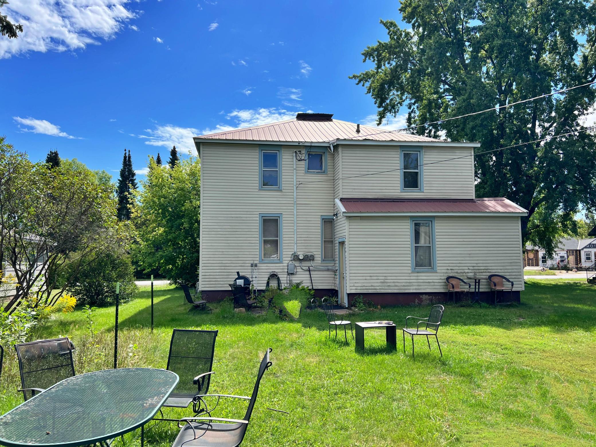 1930 duplex for sale at 708 2nd Street NW in Aitkin, MN — 5 bed, 4 bath (photo 24 of 30)
