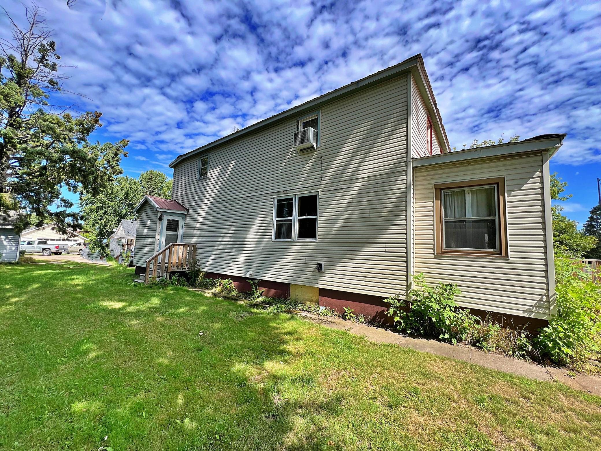 1930 duplex for sale at 708 2nd Street NW in Aitkin, MN — 5 bed, 4 bath (photo 26 of 30)